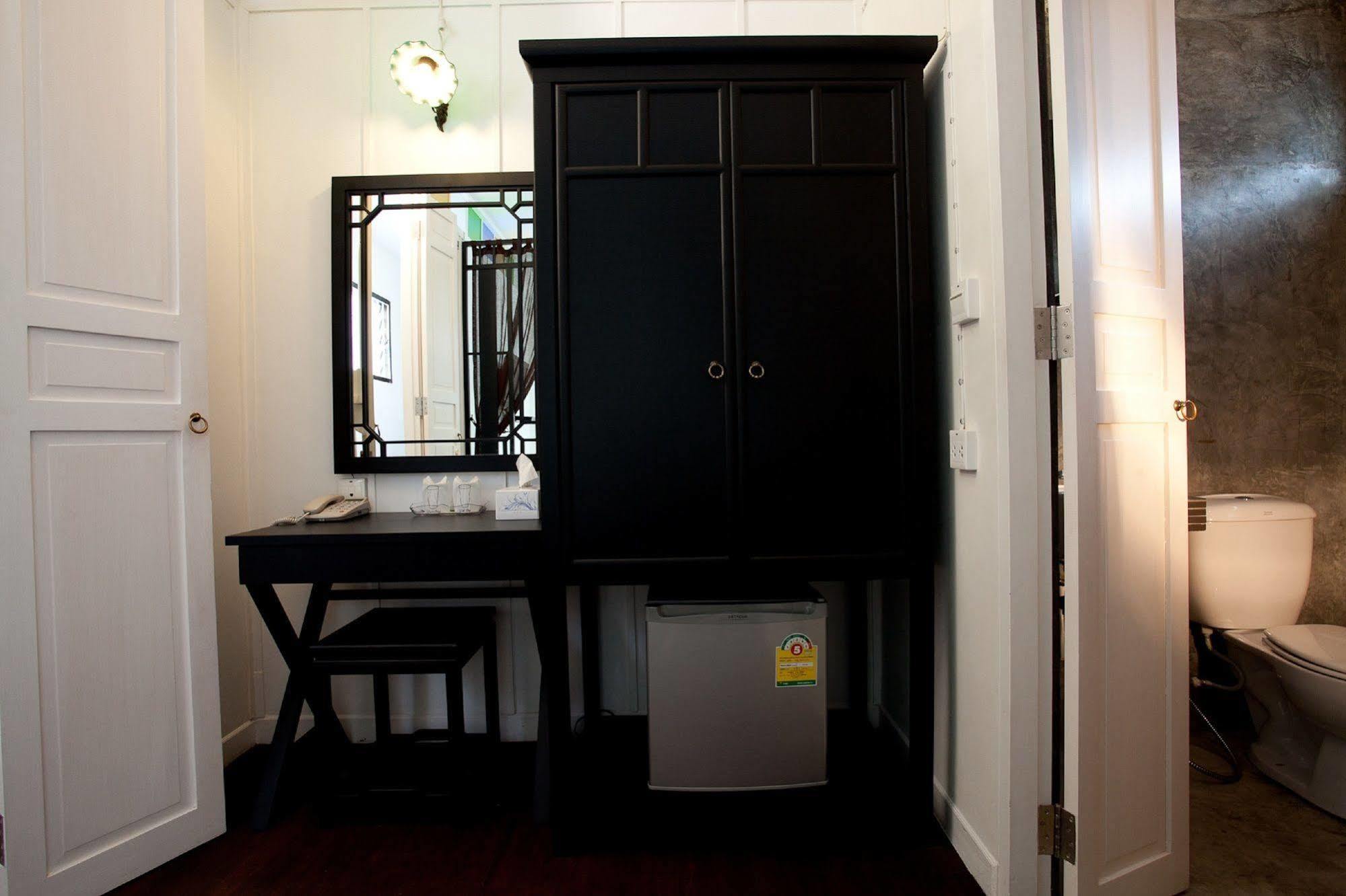 99 Oldtown Boutique Guesthouse Sha Extra Plus Phuket Exterior foto