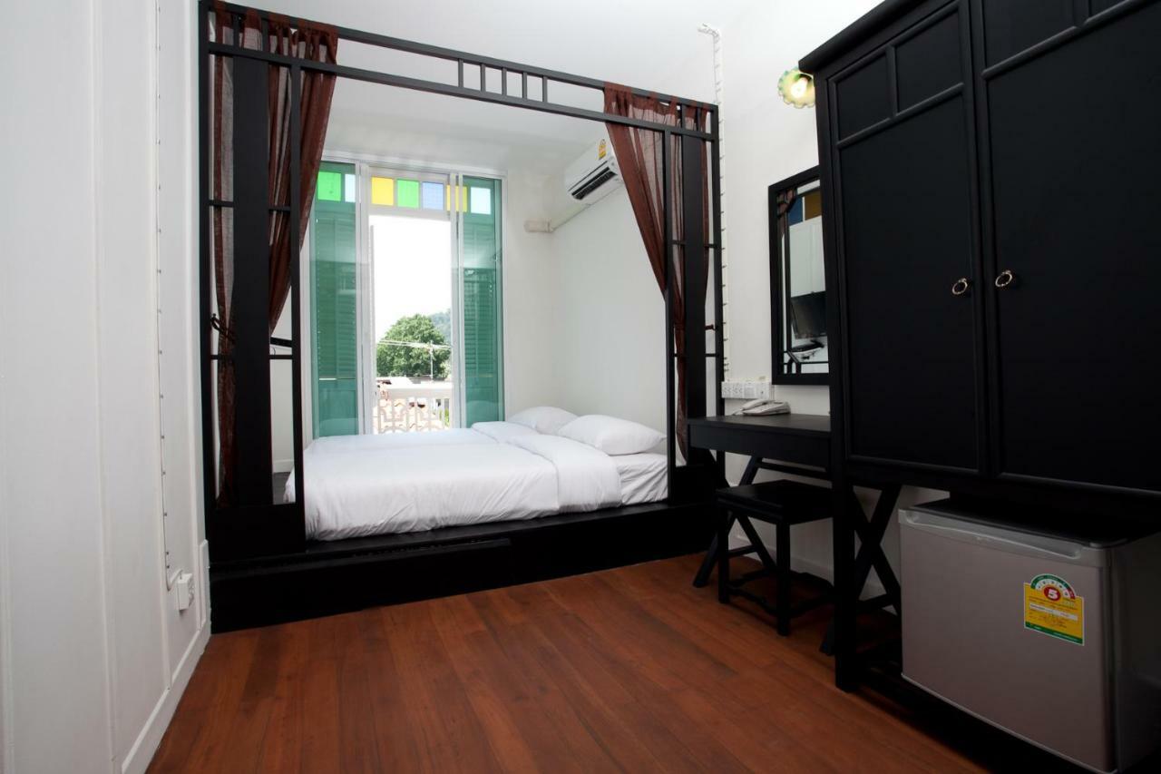 99 Oldtown Boutique Guesthouse Sha Extra Plus Phuket Exterior foto